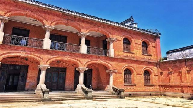 我国一个“特殊”的古镇,有着700多年历史,中西合璧的建筑风格