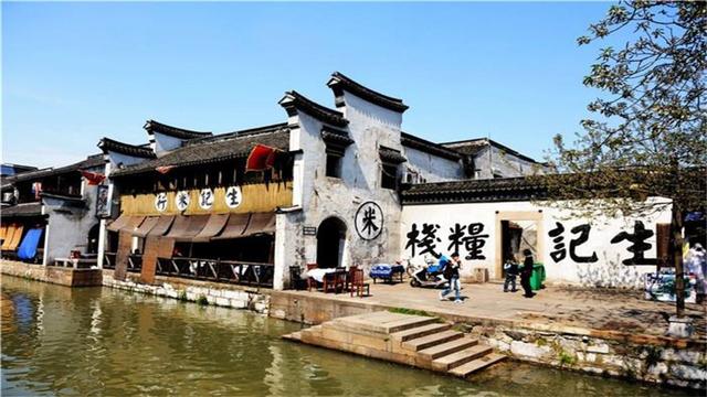 我国一个“特殊”的古镇,有着700多年历史,中西合璧的建筑风格