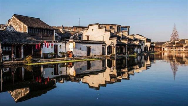 我国一个“特殊”的古镇,有着700多年历史,中西合璧的建筑风格