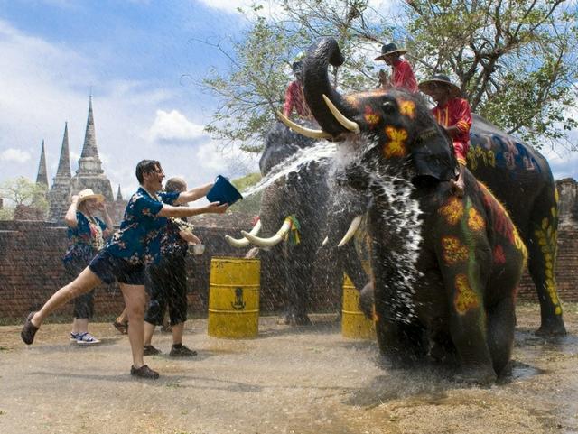 四月泰国清迈泼水节，全民大狂欢即将开幕，游风景名胜