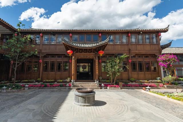 大理苍山下洱海边的白族院落民宿,去闻闻大理的春天丨泊心云舍