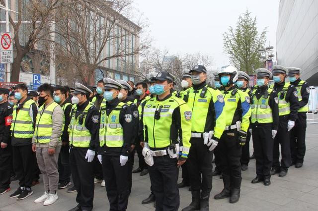 郑州交警三大队集中开展交通违法整治行动