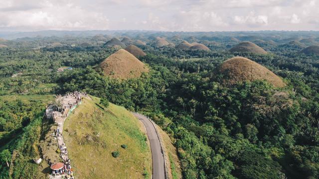 菲律宾藏着一个世界十大自然奇景，《哈利波特》也曾在此取景