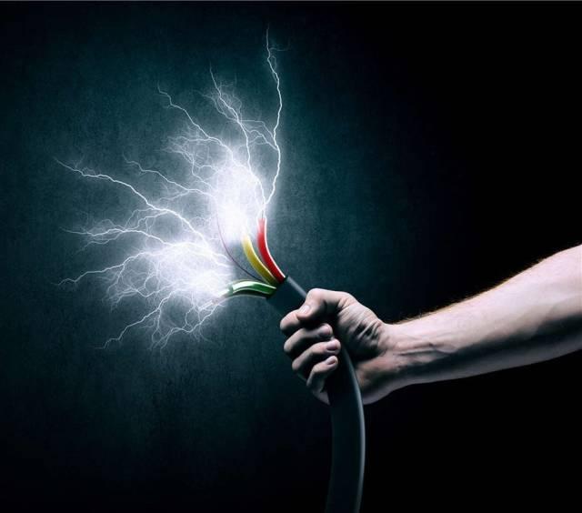 【气象科普知识】闪电释放的能量巨大，为什么不能利用发电？