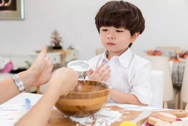 小学生一个星期7个兴趣班，父母直接送医院，医生的话发人深思