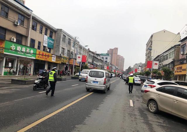 孝感交警持续开展农村道路交通秩序专项整治行动