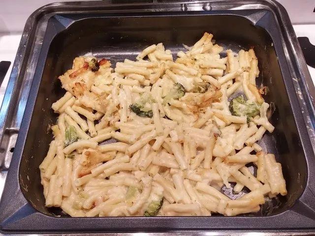 日本东京的肯德基自助餐厅,炸鸡等各种美食不限量