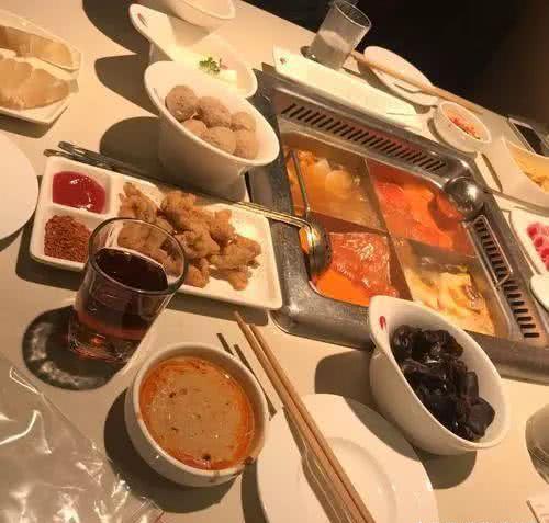 海底捞又一吃法要逆天,服务员:忍过了海鲜粥,没忍过“包饺子”