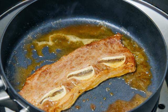 煎牛排掌握这两点,秒杀西餐厅,又香又好吃