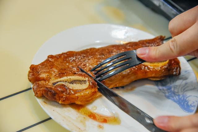 煎牛排掌握这两点,秒杀西餐厅,又香又好吃