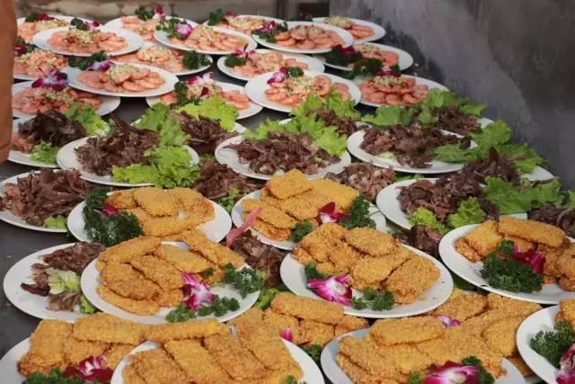 苏北农村参加喜宴:吃一顿大席饱三天