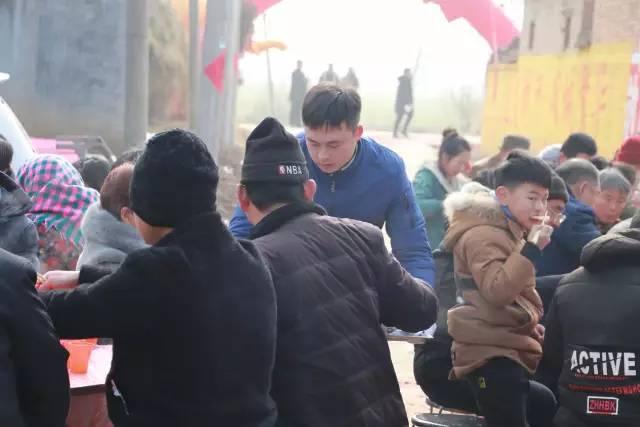 苏北农村参加喜宴:吃一顿大席饱三天