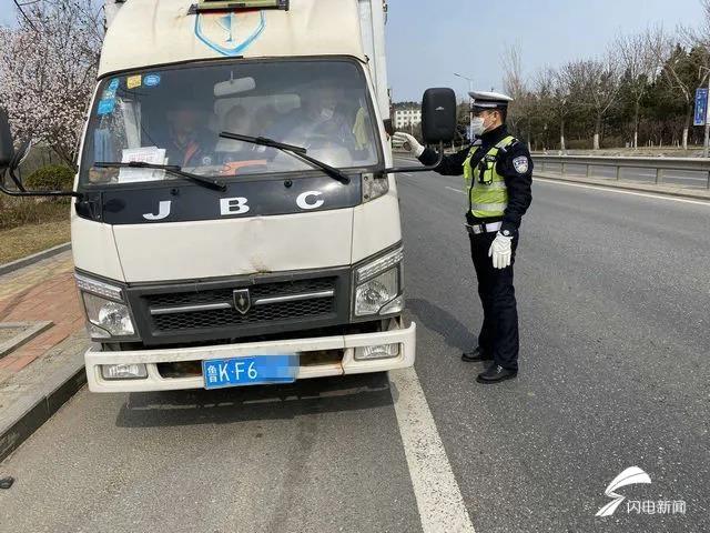 守护平安出行路!威海交警严查各类重点交通违法行为