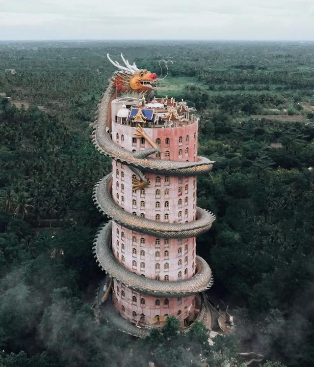 亚洲最“疯狂”的5座建筑,乐山大佛上榜,看到泰国的:神奇。