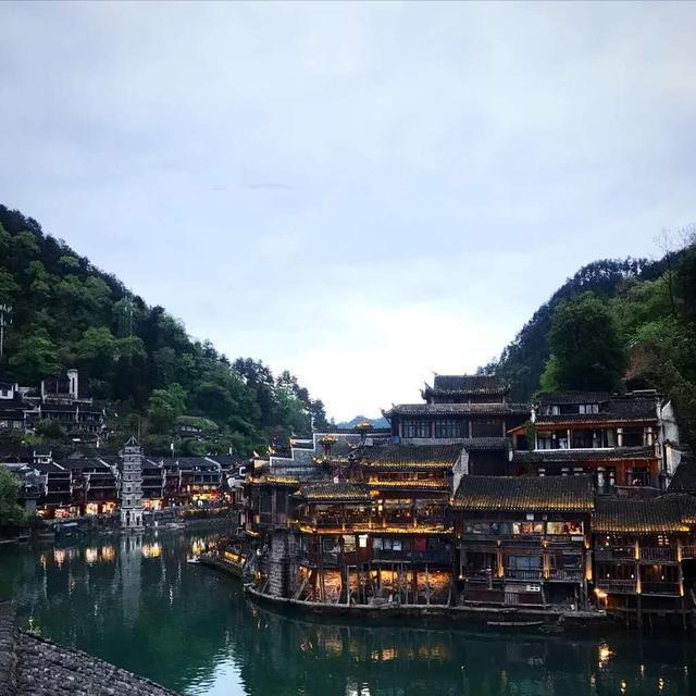 游凤凰古城,与夜景一样迷人的,还有这些美食