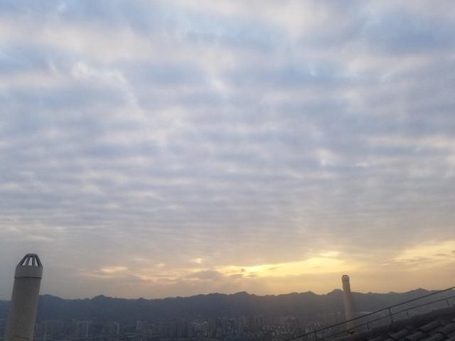 重庆江北3月30日观测到地震云