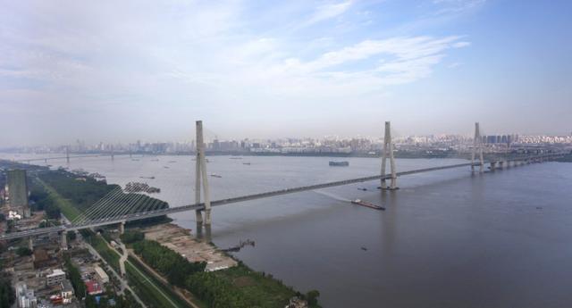 中国桥梁之都,拥有11座长江大桥