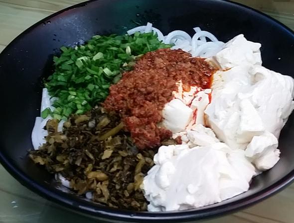 到了云南,这些特色小吃千万不能错过,对吃货来说简直是美食跑酷
