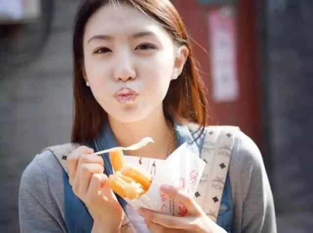 终于找到了这个“美女如云”的小巷子,无数有趣的人和店藏匿其中