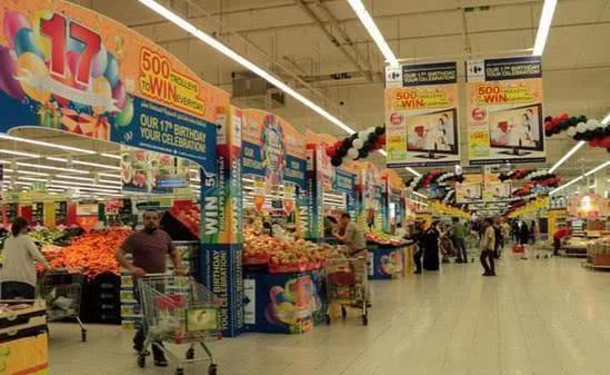 中国游客在迪拜逛超市，哈根达斯摆着卖，物价让人看了有点想哭！