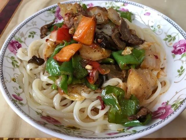 新疆美食太多太多,就是为了吃也值得去一次,何况还有那么多美景