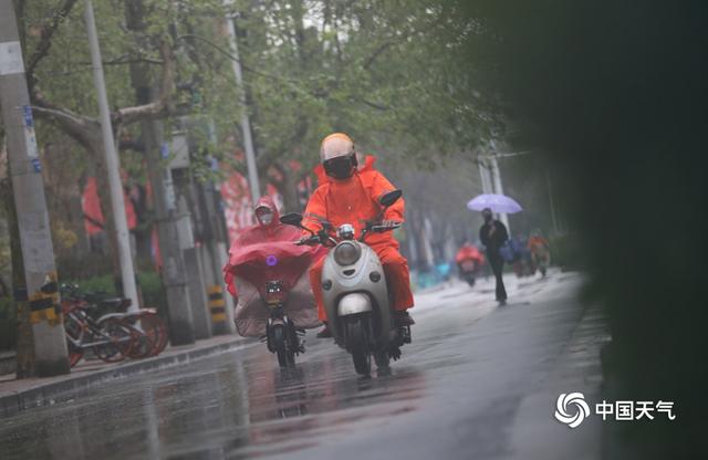 春寒料峭 河北石家庄降雨又降温