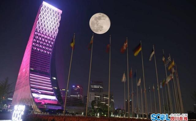 又大又亮又圆!全年最大“超级月亮”如约而至