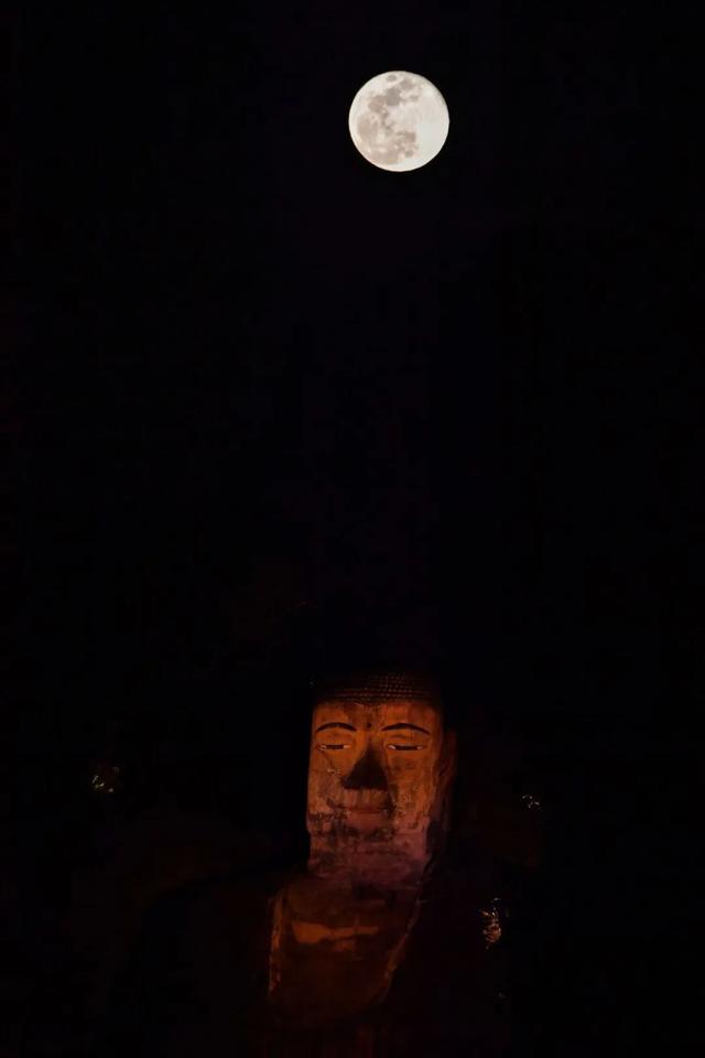 又大又亮又圆!全年最大“超级月亮”如约而至