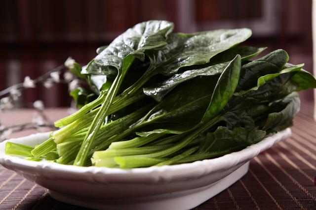 菠菜与豆腐同食会生成结石,危害身体健康,这是真的吗?