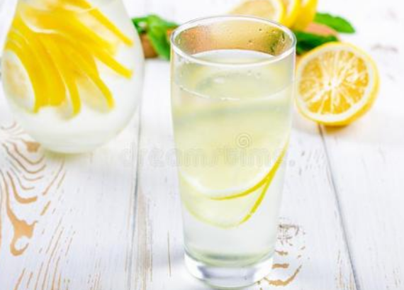 喝柠檬水有什么好处 喝柠檬水有什么禁忌