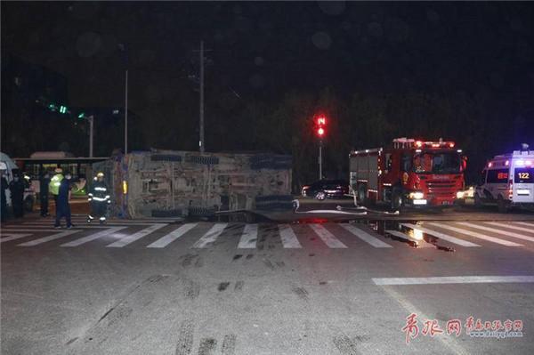 惨剧发生,致人死亡,现场触目惊心!青岛交警通报四起重型货车交通事故