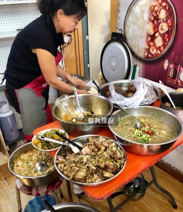 一家来扒拉大米饭的店,家里的味道。