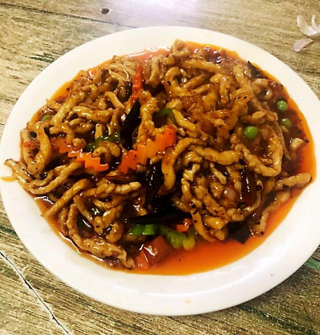 一家来扒拉大米饭的店,家里的味道。