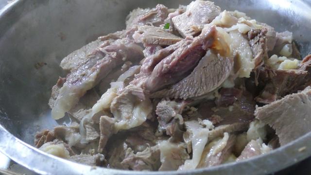 实拍开封最有名的羊肉汤，张老五羊肉汤，有时间可以来尝一尝