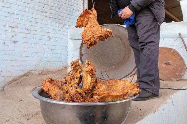 冬游新疆库尔班大叔家，吃完各种新疆特色美食，男人们都念念不忘