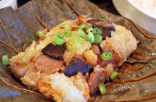 广东特色茶点——糯米鸡,荷叶飘香口感好,越吃就越爱!