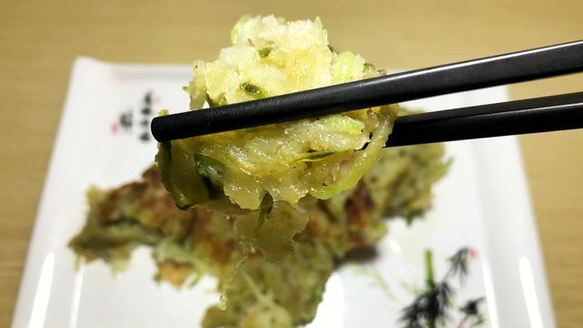 山东本地的美食呱嗒,很多80后都吃过的一道小吃,满满的童年回忆