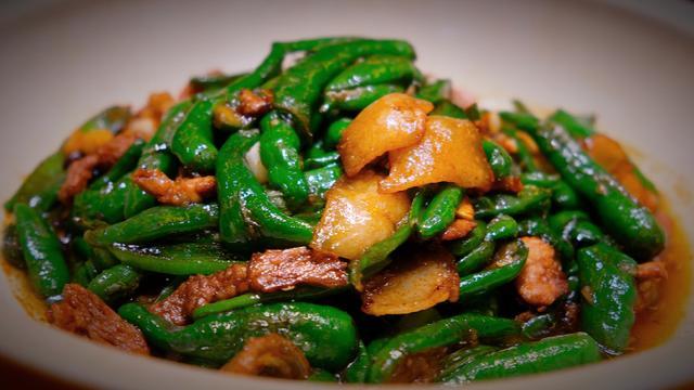 打卡“老字号”湘菜馆,感受浓浓“老长沙”味道,分量大,太实惠