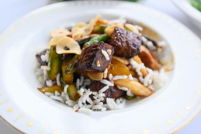 澳门氹仔地区,永利皇宫的美食太吸引人,外来客人也络绎不绝