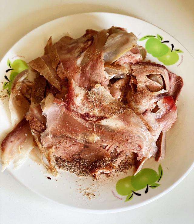 逛完天坛吃北京独有的美食,二三十块钱管饱,隔壁还能打包牛羊肉