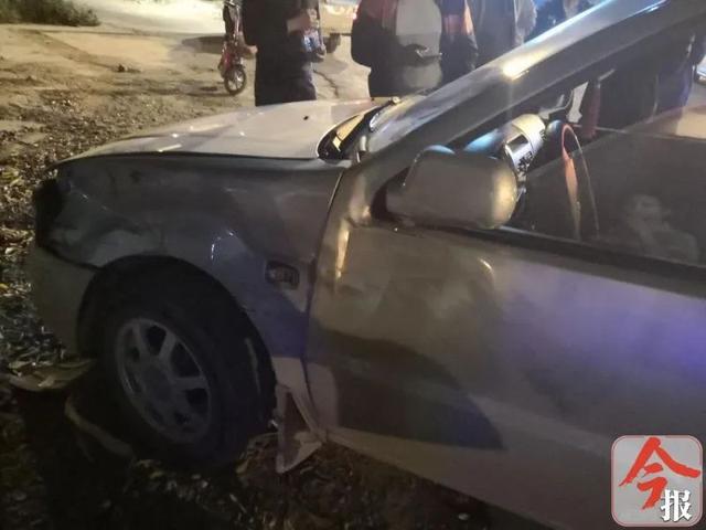 柳州深夜发生三车相撞事故,造成交通大拥堵(图)