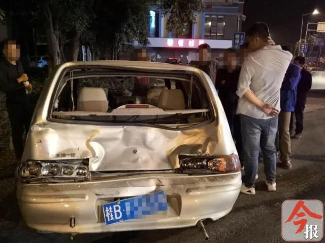 柳州深夜发生三车相撞事故,造成交通大拥堵(图)