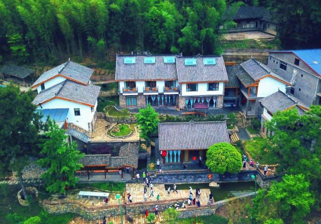 国内最适合“穷游”城市:景点几乎全免费,不到十元就能饱餐一顿