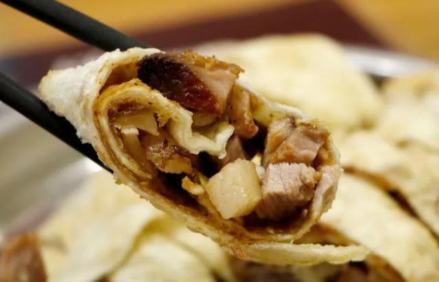 不知道大家有没有吃过熏肉大饼呢?口味独特鲜香无比