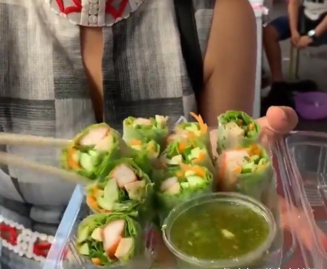 带你逛柬埔寨当地有名的特色小吃,一条街就能吃到饱