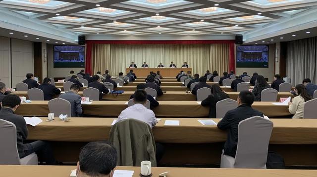 上海召开全市道路交通安全工作会议：“一网统管”赋能超大城市交通治理