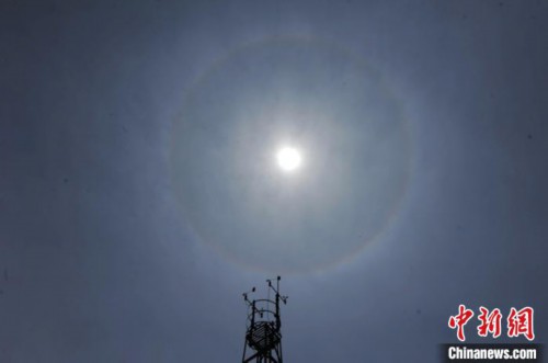 贵阳天空现日晕