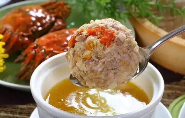 美食精选：蟹黄狮子头肉末蒸菜心，金针菇炒肉丝，肉香秋葵的做法