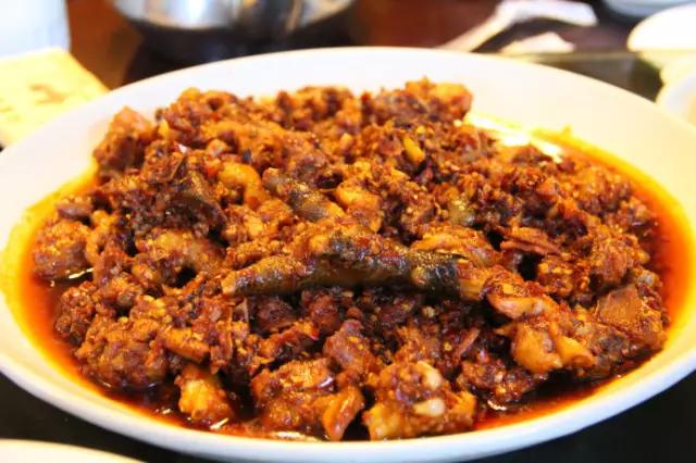 云南最酸最甜最苦最辣的美食，你吃过几种？