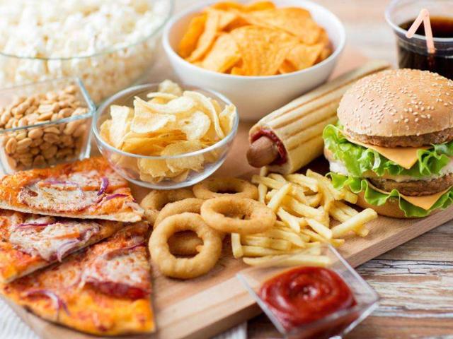 5大公认的垃圾食品,比泡面严重得多!“专坑”年轻人